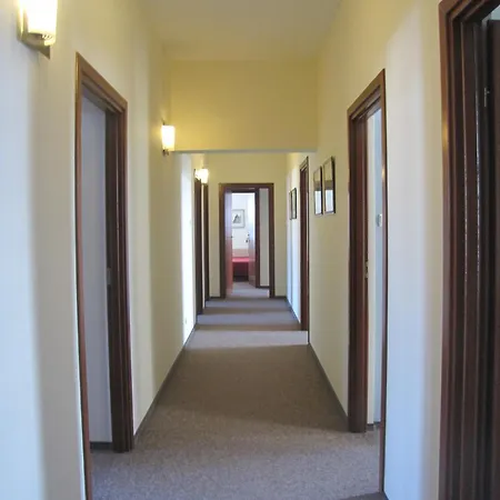 Oda ve Kahvaltı Bialy Palac 4*