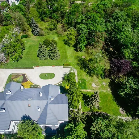 Bialy Palac Oda ve Kahvaltı 4*