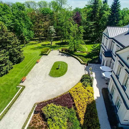 Bed & Breakfast Bialy Palac Palczew