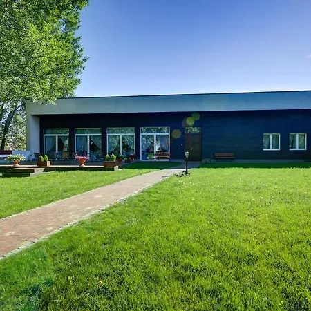 Bialy Palac Bed & Breakfast 4*