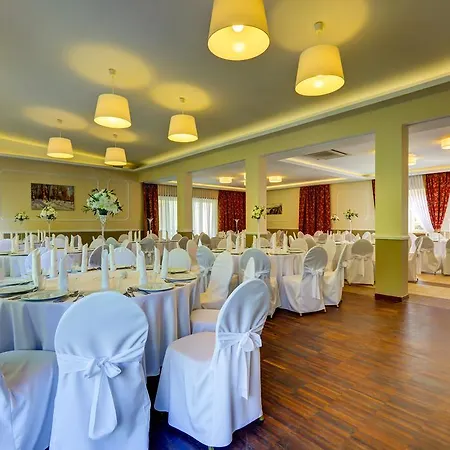 Bed & Breakfast Bialy Palac Palczew