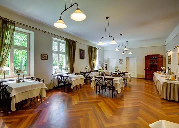 Nocleg ze śniadaniem Biały Pałac 4*